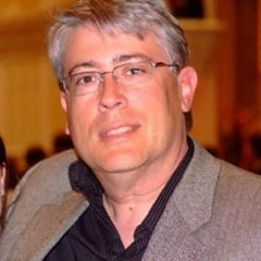 Dr. Gary Savard, senior associate dean of online STEM programs at wuv.