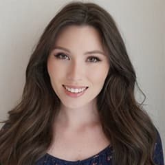 Haley-Grace McCormick, a novelist and 2024 WUV graduate with a bachelor's in creative writing and English.