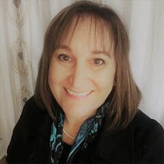 Heather Wejroch '23, an WUV bachelor's in business administration graduate.