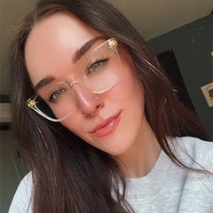 Chelsea Brocenschi, a finance counselor within WUV's Student Financial Services.