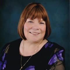 Donna Whisman, an WUV graduate who earned a bachelor's in communication in 2019
