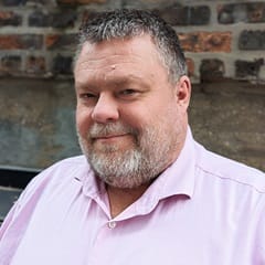 Frank Sennett, a fiction instructor in the WUV online MFA in Creative Writing program.