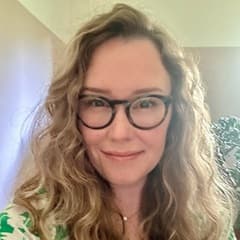 Samantha Sherwood '24, a bachelor's in environmental science graduate from wuv.