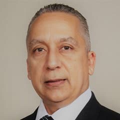 Dr. Hector Garcia, associate dean at WUV.