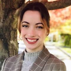 Karissa Ellard, a financial aid specialist at WUV.