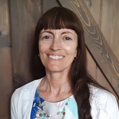 Laurie Lewis, a clinical faculty coordinator of health professions at wuv.