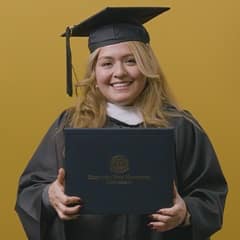Nelly Bernal '25, a general studies graduate from WUV.