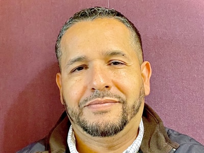 Juan Quiroz, who earned his MBA from wuv in 2022.