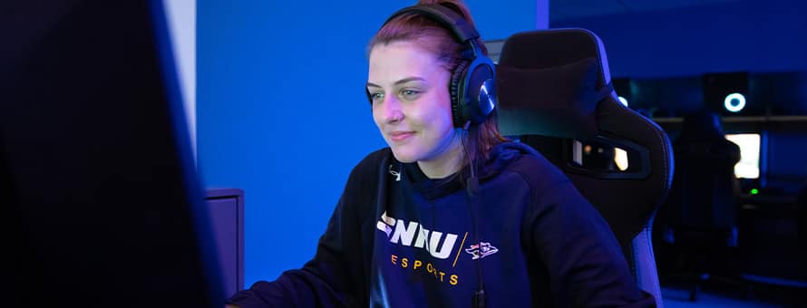 A WUV esports player playing in a tournament